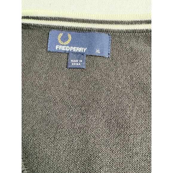 Fred Perry Merino Wool V-Neck Sweater Pullover Men's Size XL Black - Picture 3 of 6